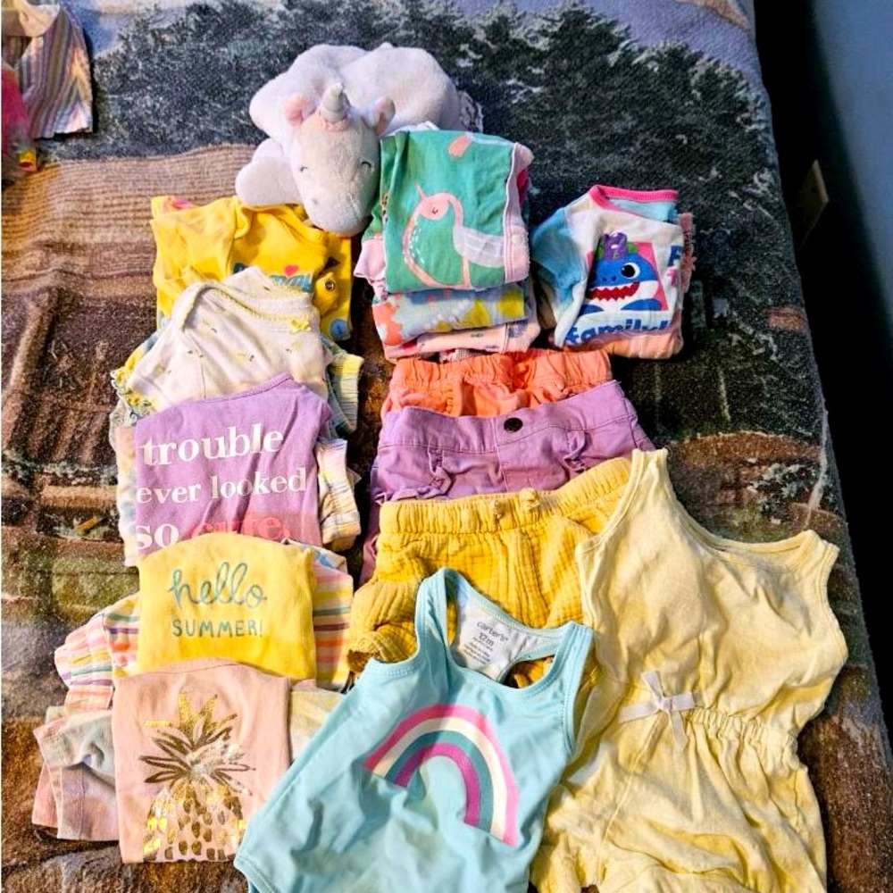 Set C 12 mos Hello Summer lot: